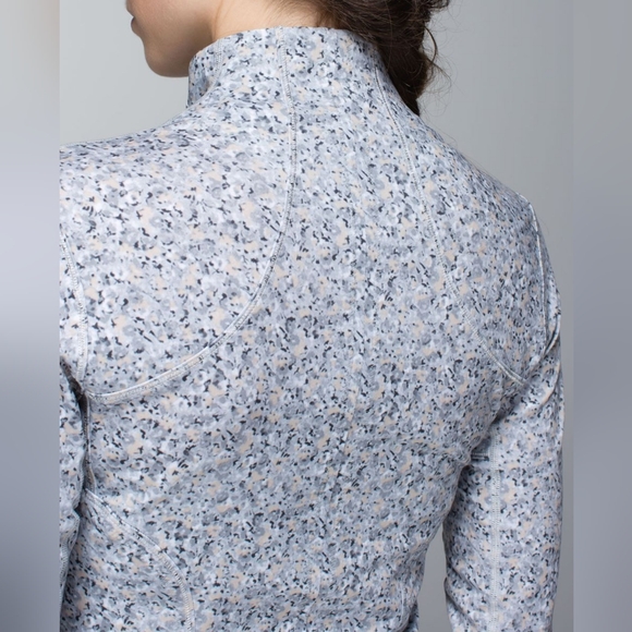 Lululemon Forme Jacket *Cuffins (with cuffs) Petite Fleur Silver Spoon - Size 4 - Picture 2 of 15